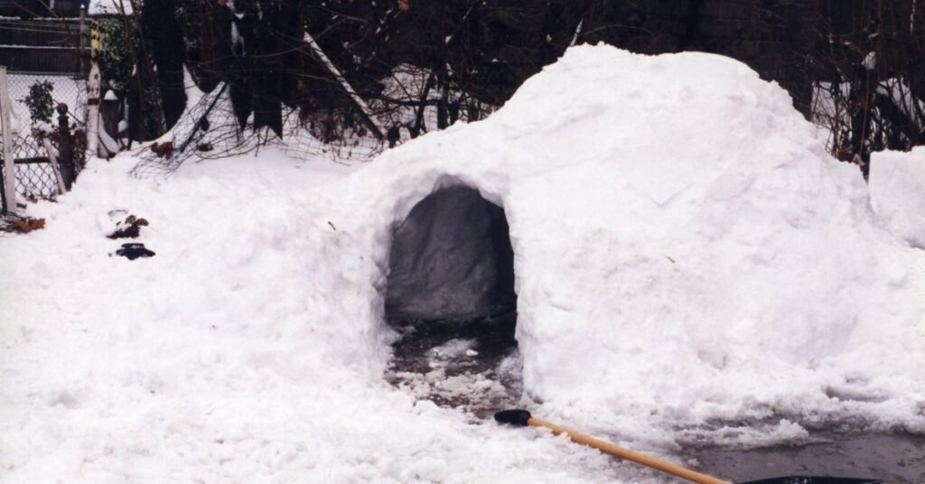 igloo building